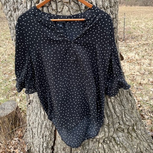 41 Hawthorn Tops - ⭐️41 Hawthorn Polka Dot Blouse in size L